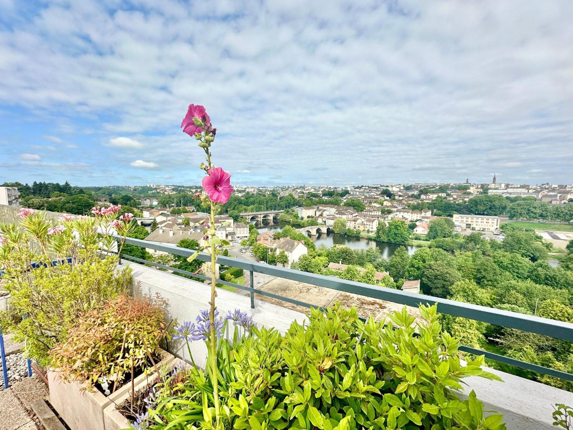 Le Panoramique, Splendide Avec Vue Sur La Vienne Apartment Лимож Екстериор снимка